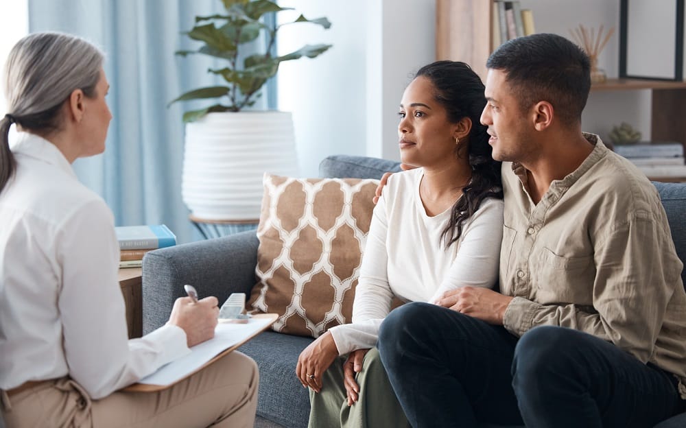 https://www.aurishasmolarski.com/couples-therapy/
